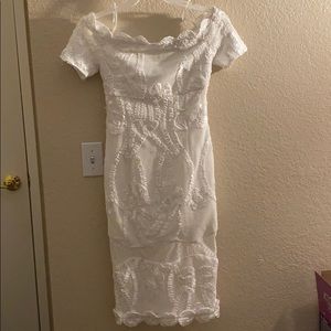 White off the shoulder dress (VICI)